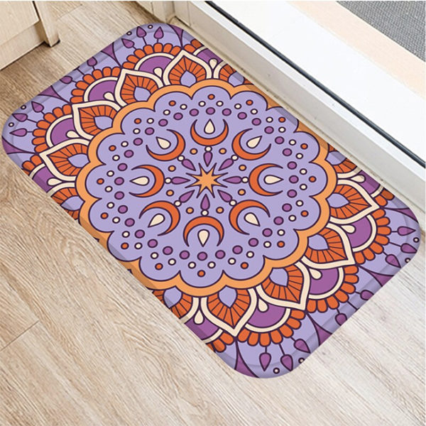 Paillasson mandala violet pour piece fengshui pose sur un parquet